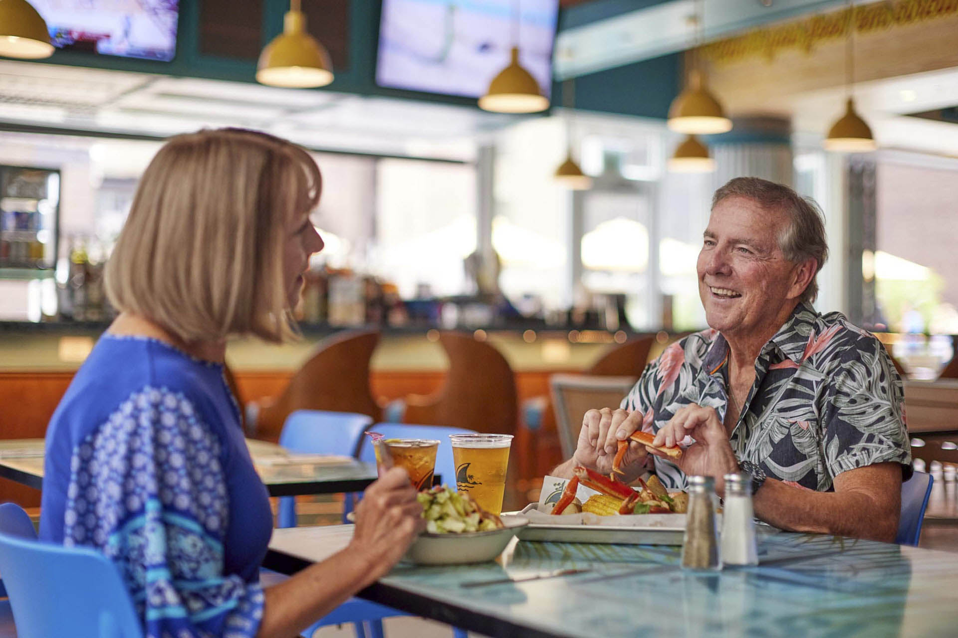 Grandparents-Eating-Margaritaville-Resort-Times-Square-Manhattan-NYC-Courtesy-4.jpg