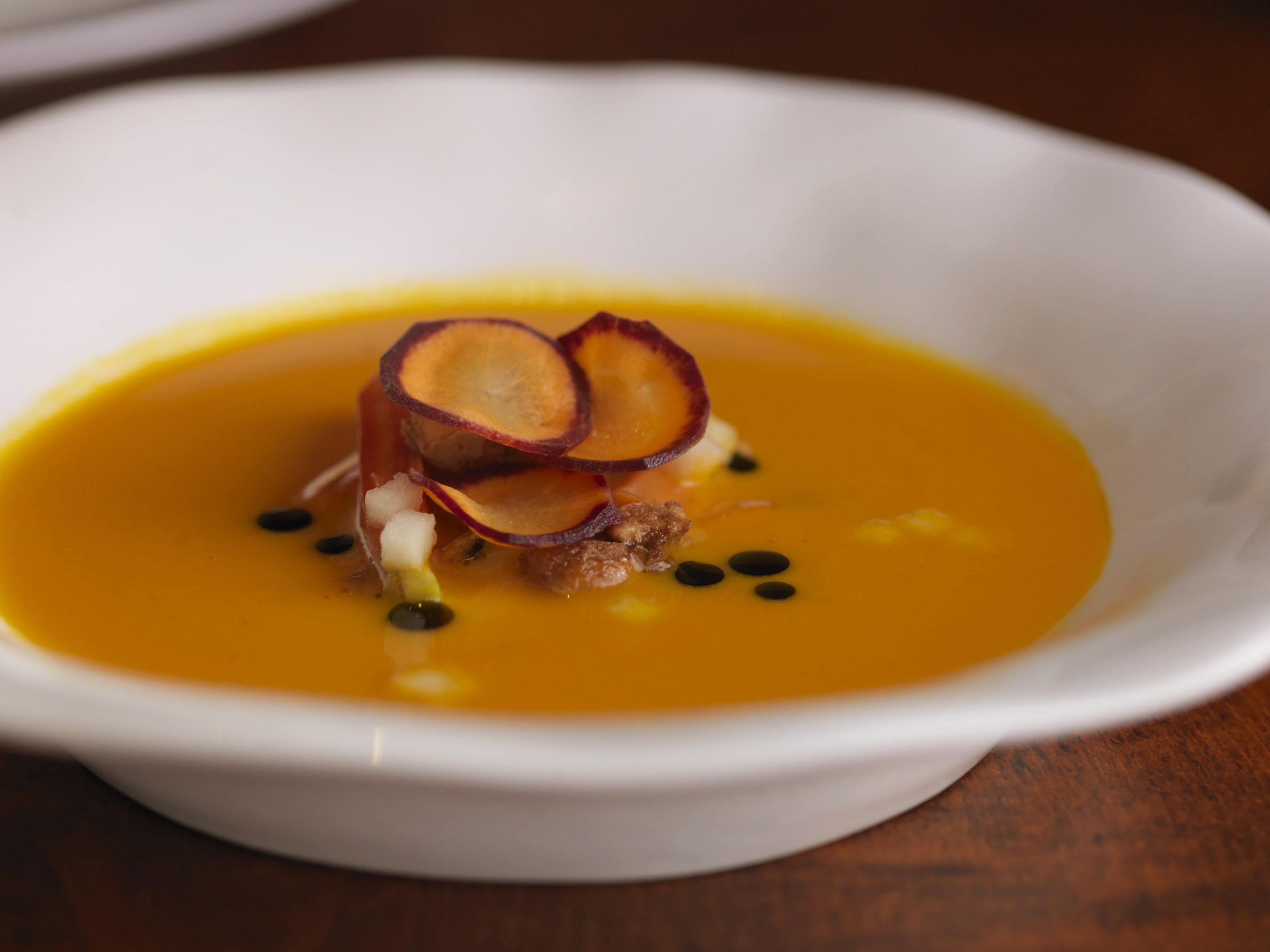 gramercytavern_carrot_soup,_spiced_cashews_bettencourt_studio