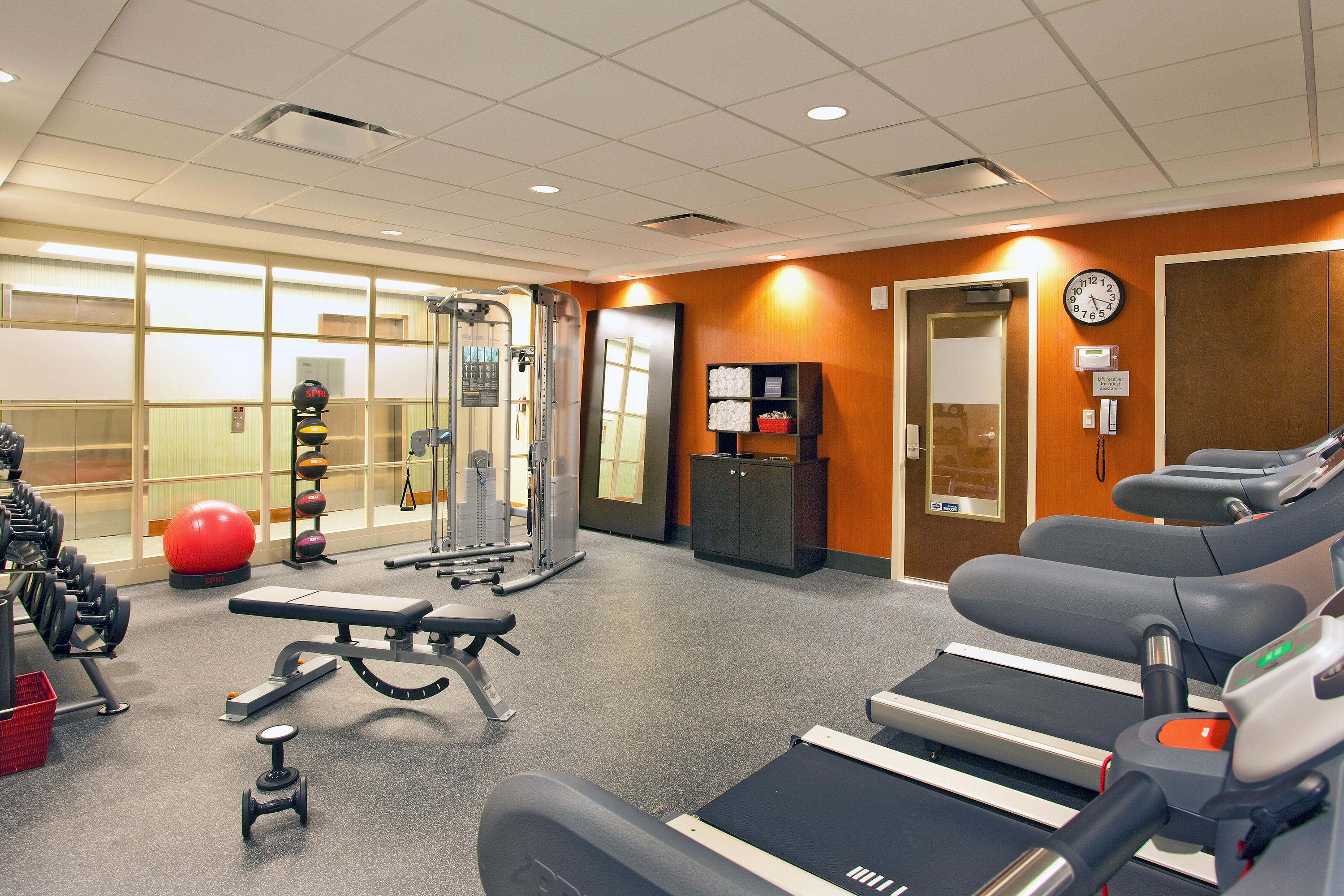 hamtoninngrandcentral_johnbellenis_hampton-inn-manhattan-grand-central-fitness-h