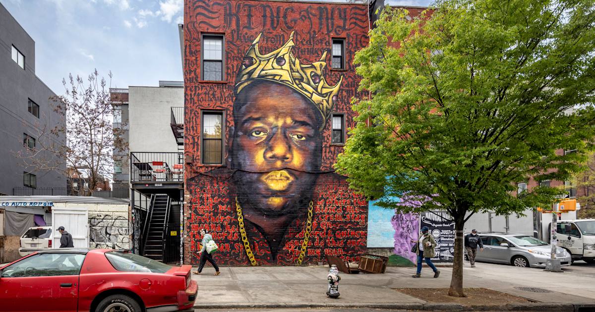 Full Del Rey Mural Mural del famoso B.I.G. “Rey de Nueva York” | Your Guide to NYC Tourism