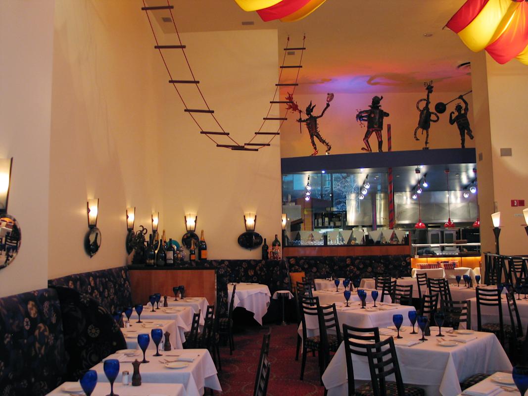 Circo dining room