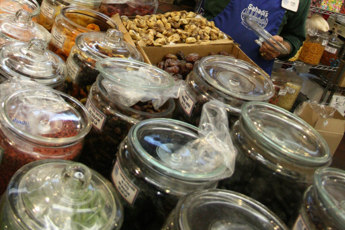 a-middle-eastern-market-featured-on-the-multi-ethnic-tasting-tour