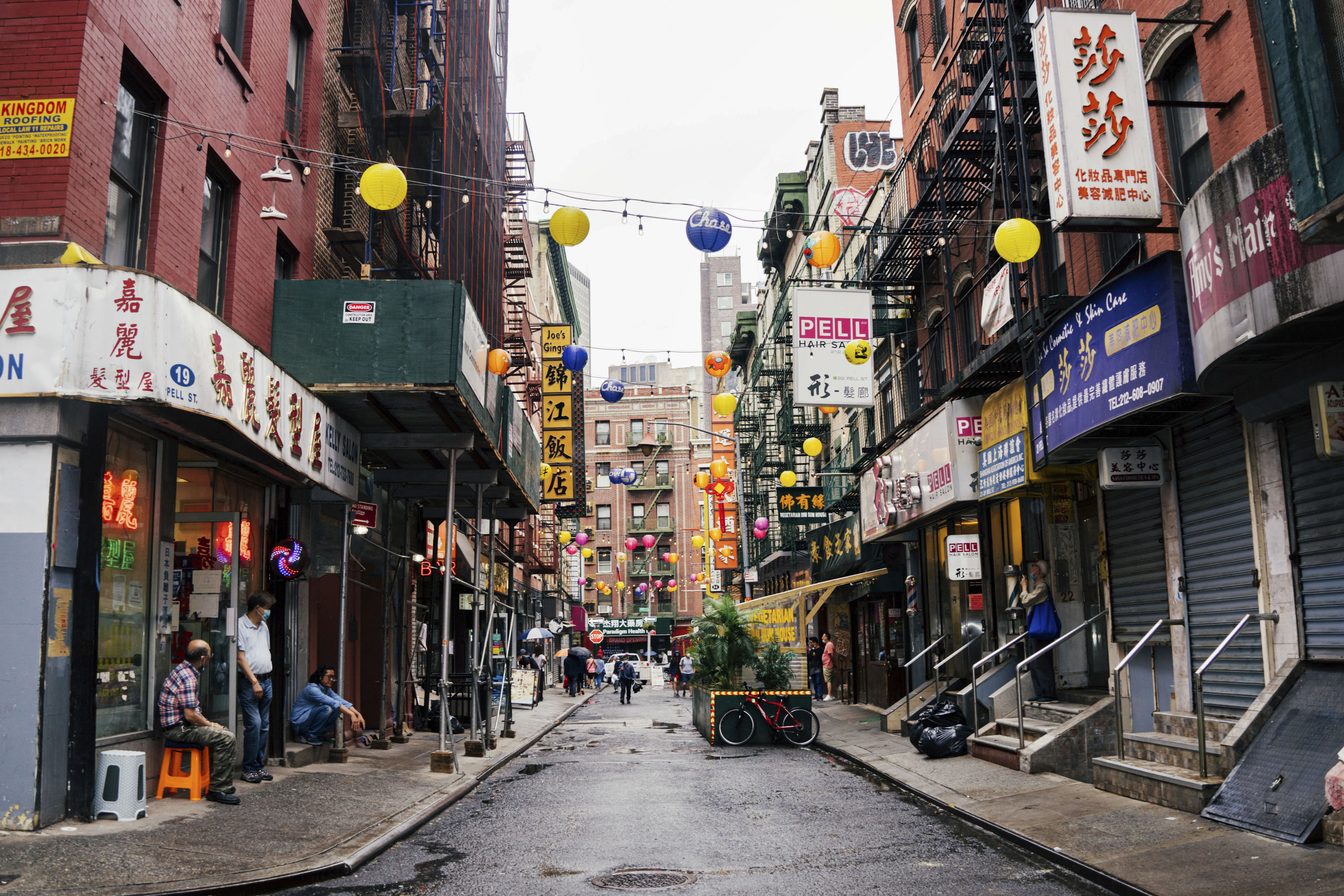 Sidewalk Shopping ~ Chinatown, NYC