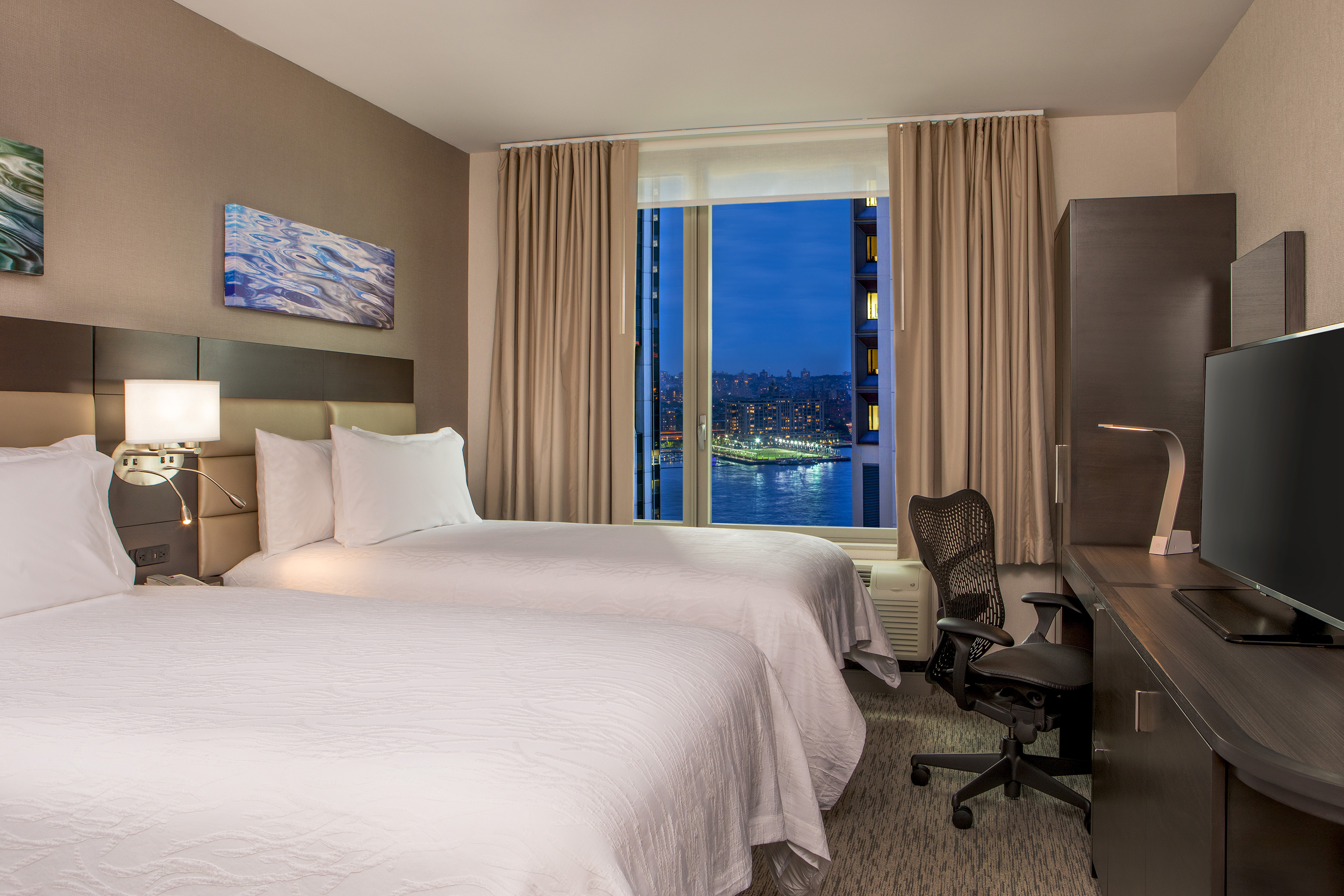 hiltongardeninn_lowermanhattan_manhattan_nyc_2-double-double-guestroom-h