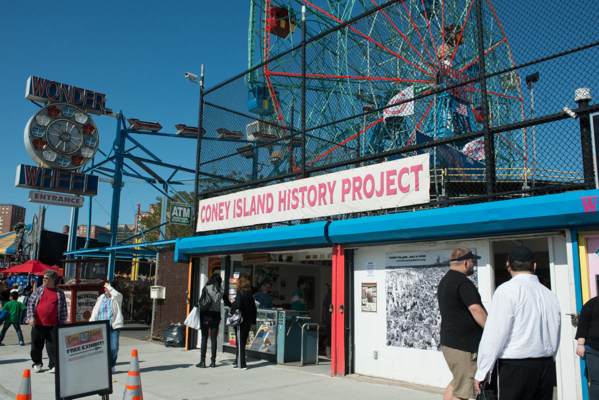 coneyisland_julienneschaer_coneyisland-719