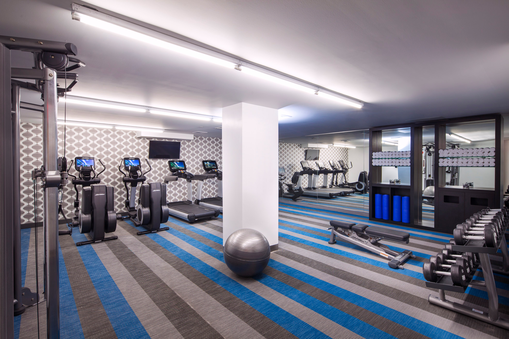 aloftlic_realhospitalitygroup_re-charge-fitness-center