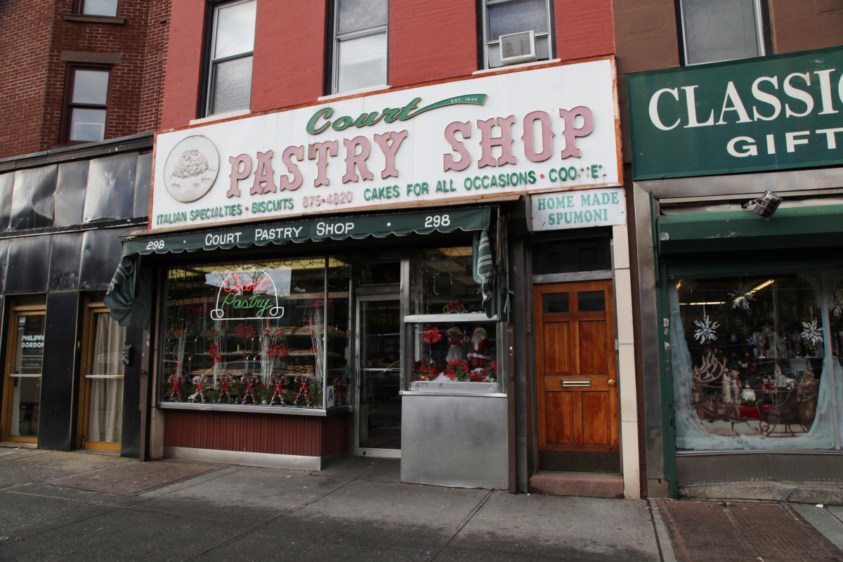 exterior of Court Pastry Shop in Carroll Gardens