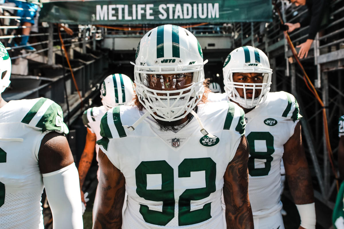 ny-jets-metlife-stadium-nyc-players-2