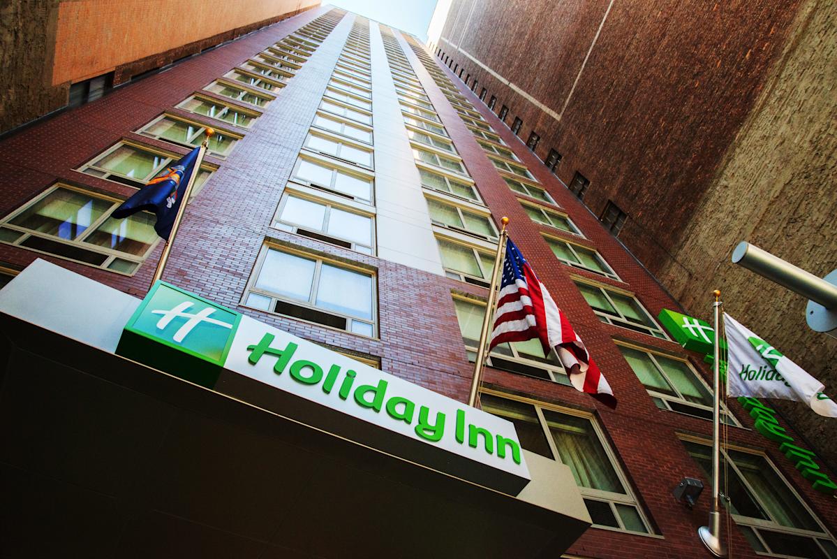 exterior of Holiday inn new york times