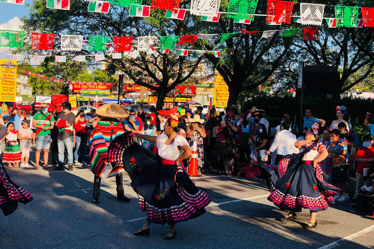 Mexican-Day-ParadeLa Colmena_MIDP6 copy.jpg