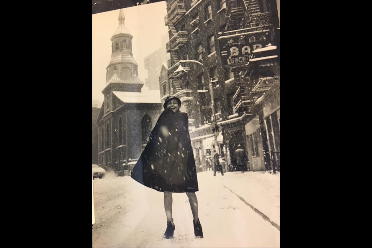 Bill Cunningham (1929&minus;2016) 
Toni &ldquo;Suzette&rdquo; Cimino in New York City, 1974
New-York Historical Society Library, Melanie Tinnelly Collection of Photographs of or by Bill Cunningham and Toni &ldquo;Suzette&rdquo; Cimino
