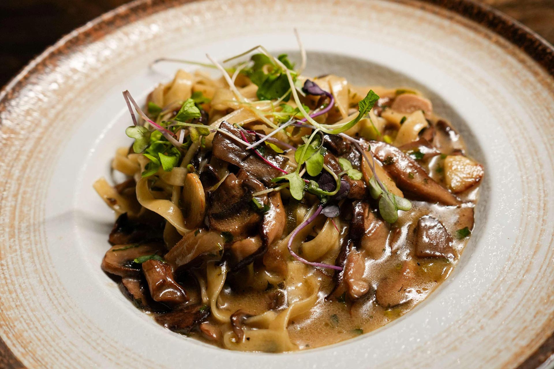 Siren-Oyster-Bar-&-Restaurant-Manhattan-NYC-Courtesy-5.jpg
