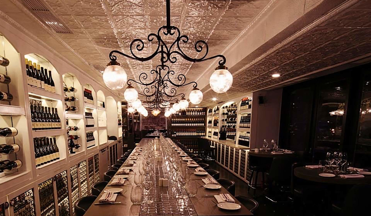 Dish or dining room at Barawine
