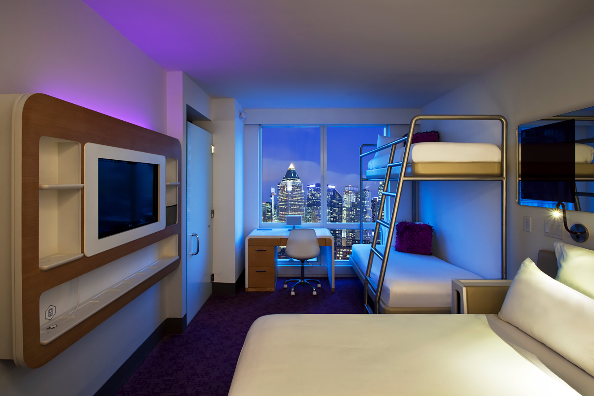 First-Class-Queen-with-2-bunk-Yotel-New-York-Times-Square-Manhattan-NYC-Courtesy-3.jpg