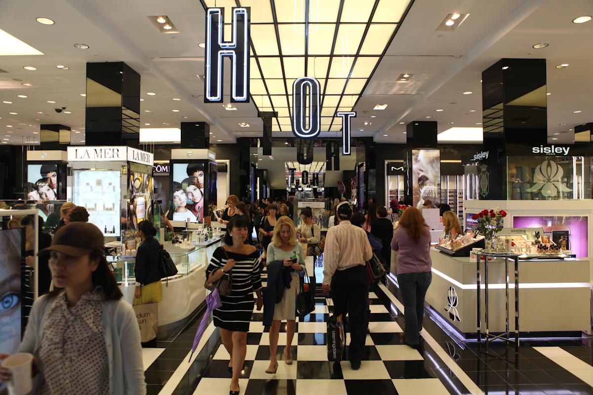 people shopping, Bloomingdale's interior