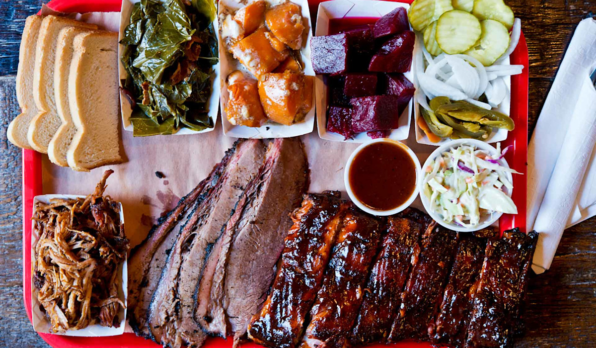 Dish or dining room at Mable's Smokehouse and Banquet Hall