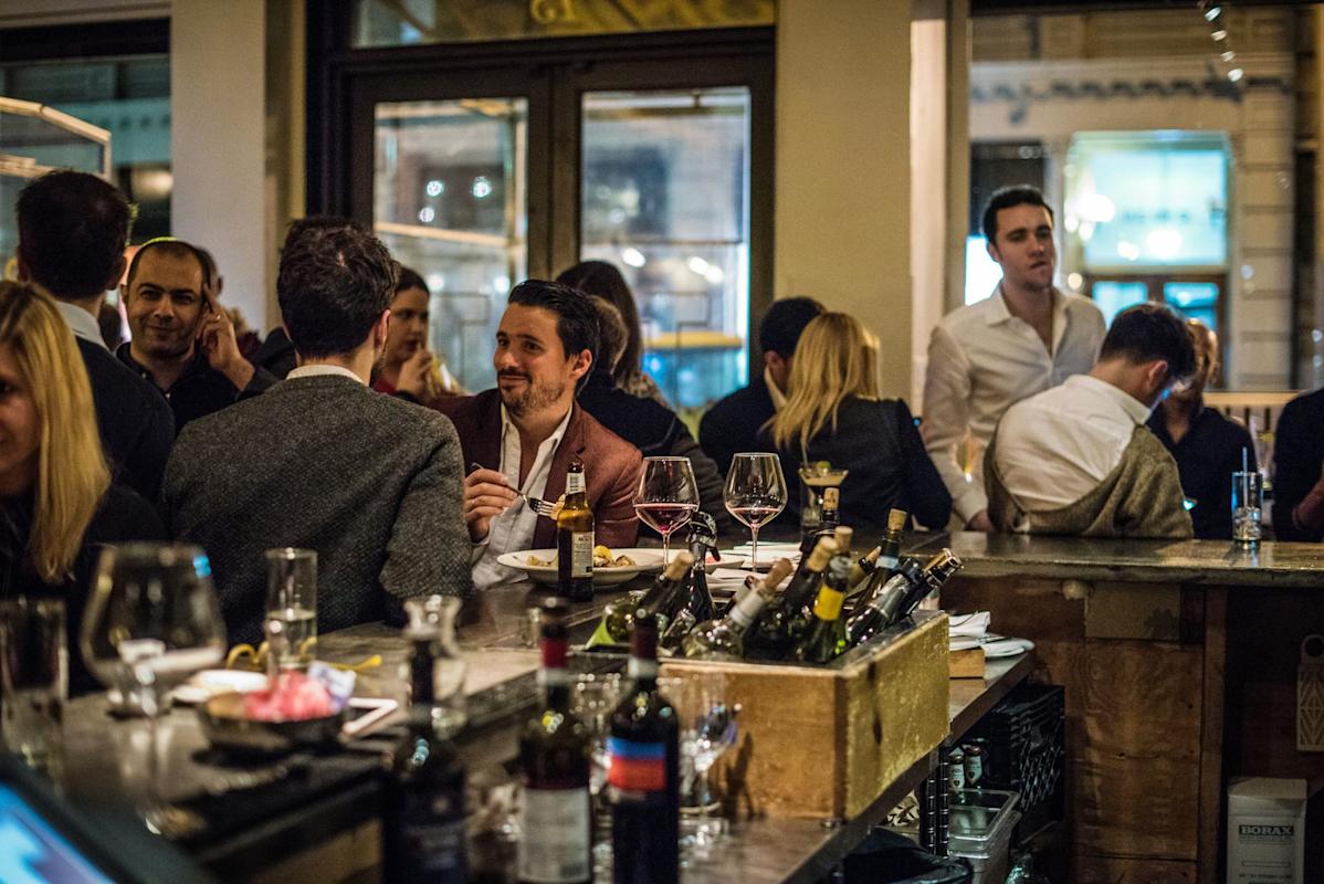 Packed bar at Tarallucci e Vino in Union Square