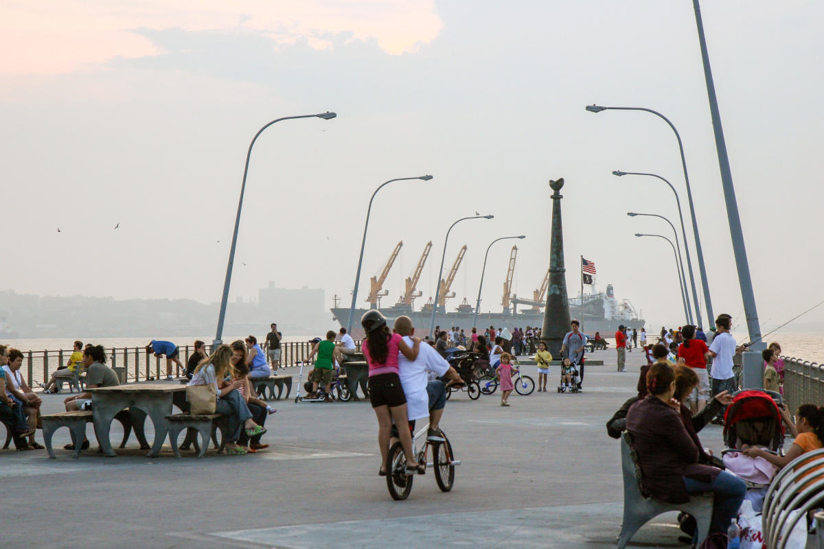 american-veterans-memorial-pier-kathleen-fox-0809