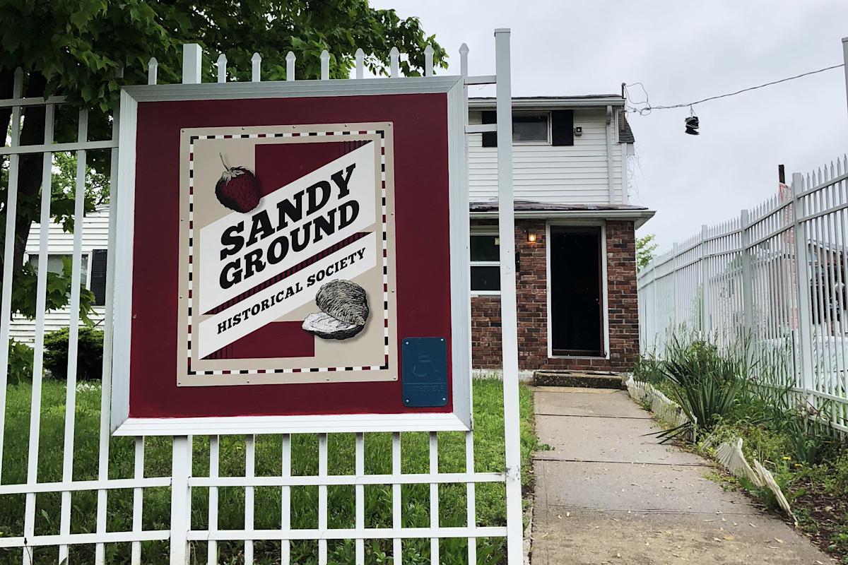 Sandy Ground, Exterior, Sign, Staten Island, NYC