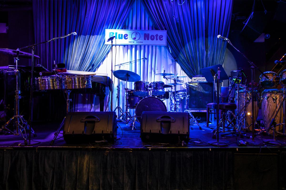 blue-note-west-greenwich-village-manhattan-nyc-stage