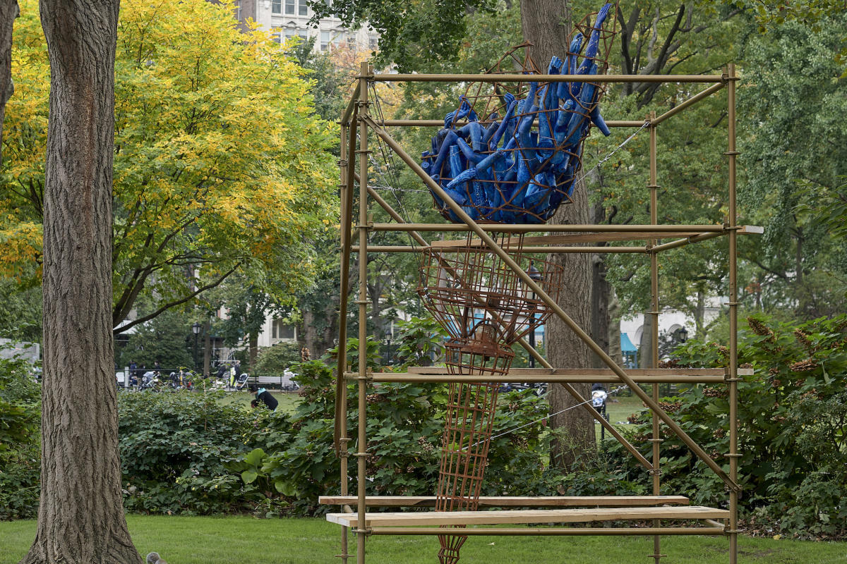 light-of-freedom-installation-views-madison-square-park-ainyc-public-art-3x2