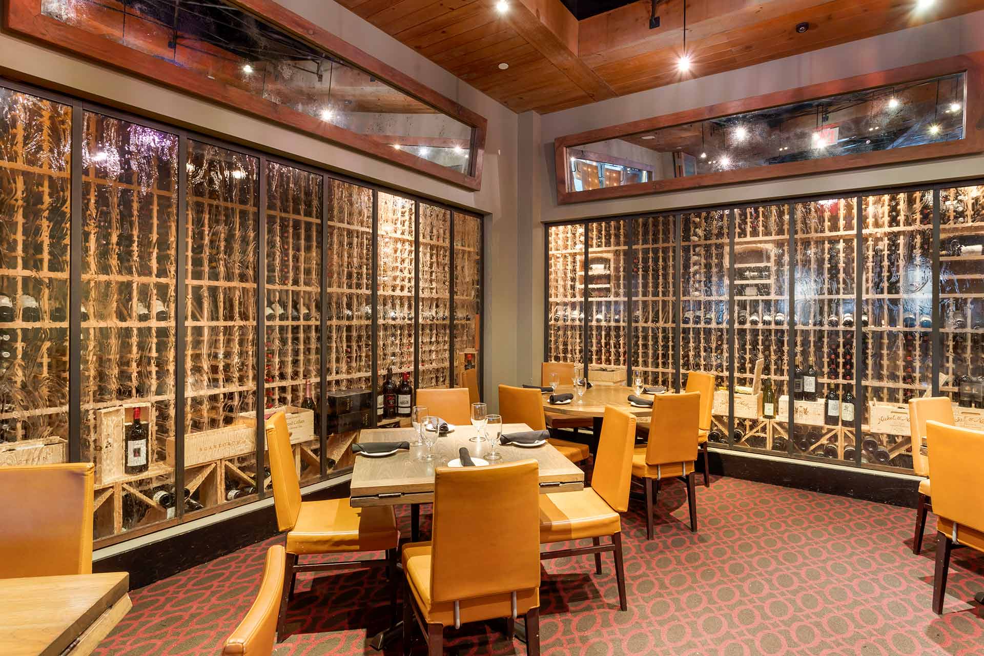 Del-Friscos-Grille-Rockefeller-NYC-Manhattan-NYC-Courtesy-1.jpg