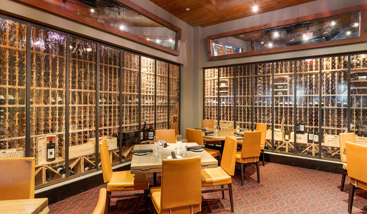 Dish or dining room at Del Frisco's Grille