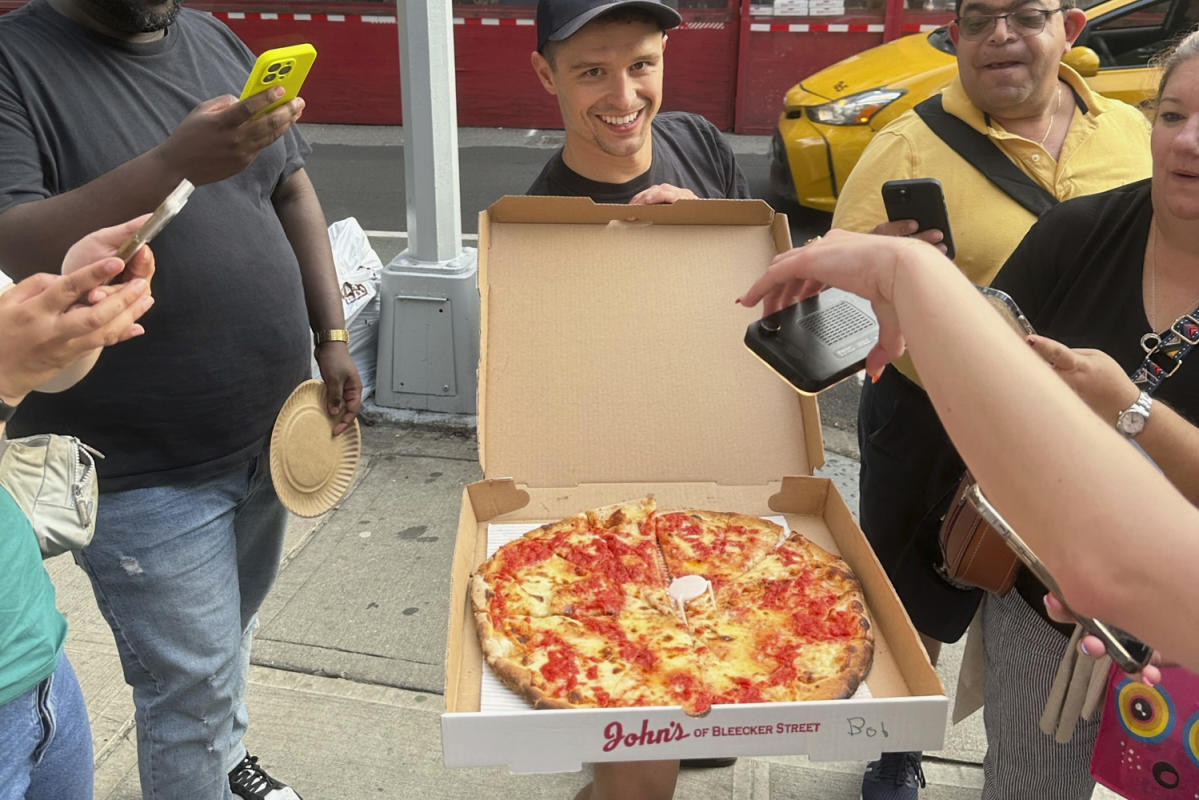 Bobs-Pizza-Tour-Manhattan-NYC-Photo-James-S-Armstrong-4.jpg
