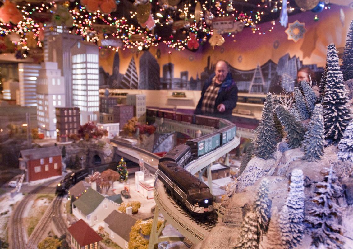 Holiday Train Show at Grand Central NYC Tourism