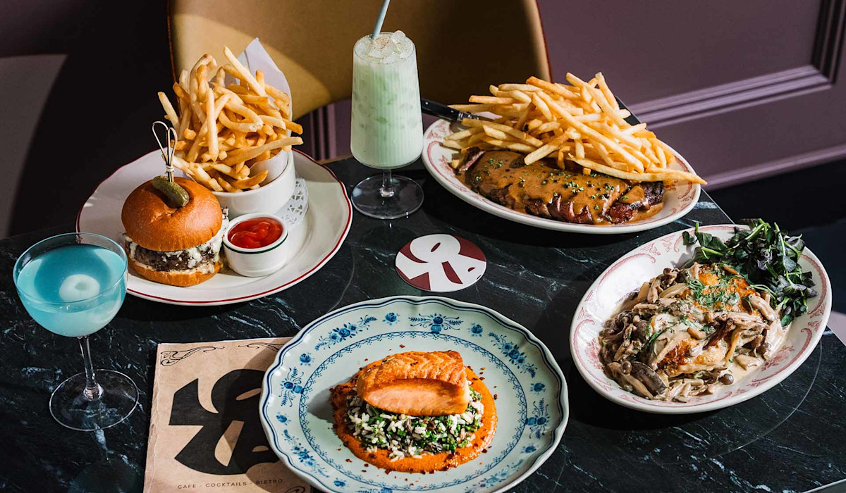 Dish or dining room at Bar Lola
