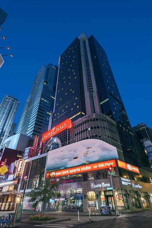 Crowne Plaza Times Square, exterior