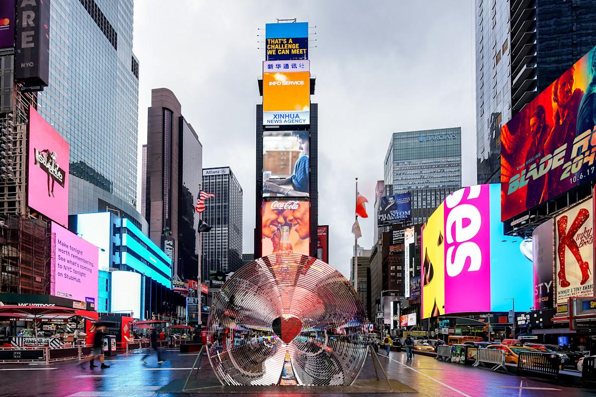 &ldquo;Window to the Heart&rdquo; Courtesy, Aranda\Lasch and Marcelo Coelho with Formlabs.