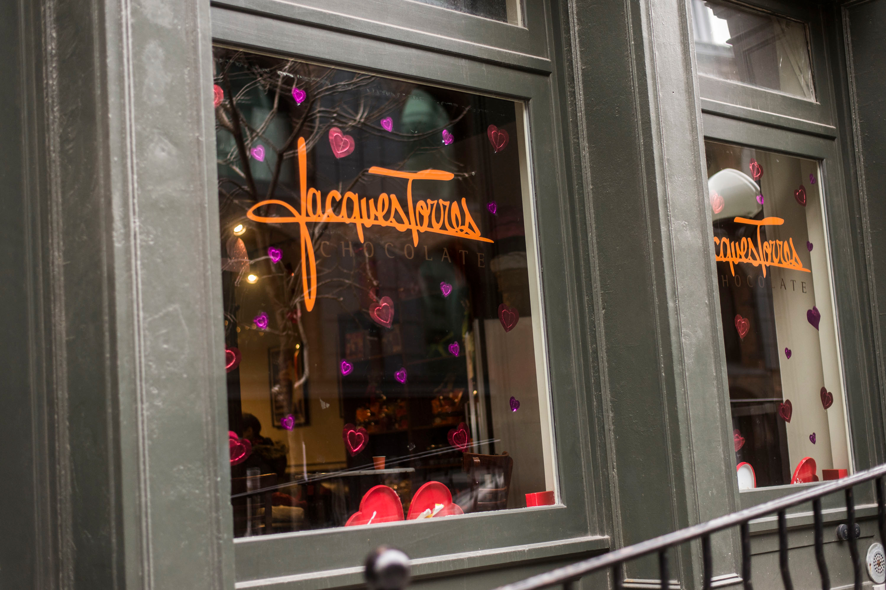 jacquestorres-dumbo-brooklyn-nyc-brooklynchocolatetour_brittanypetronella2000_98