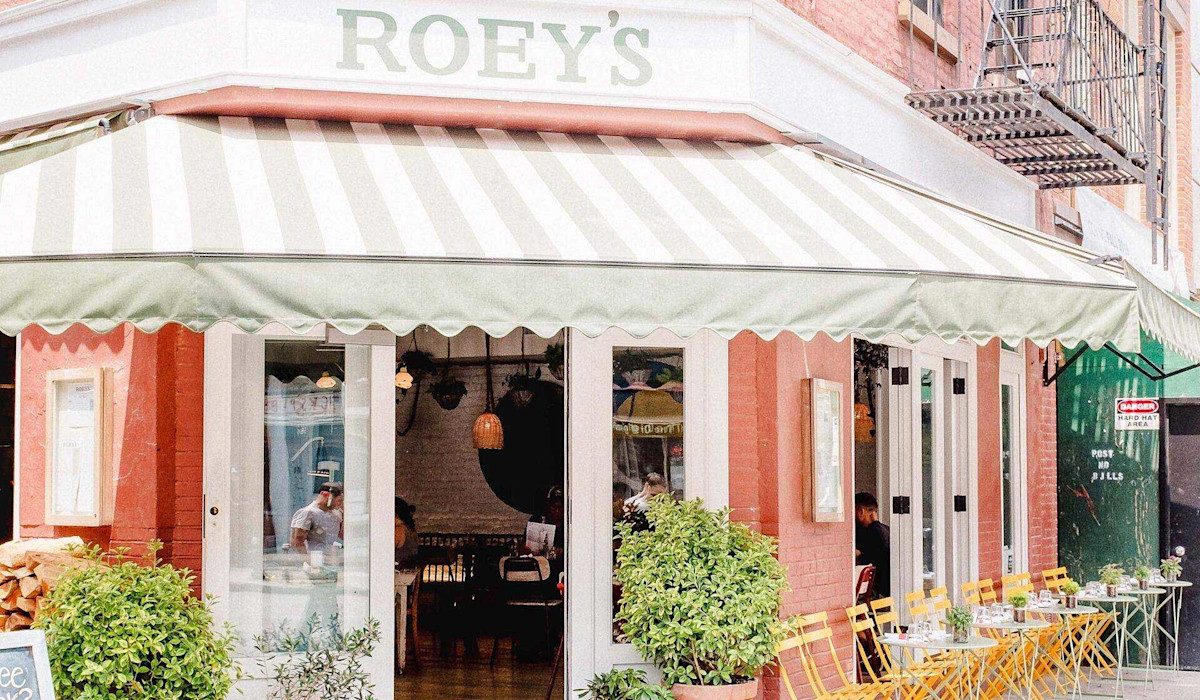 Dish or dining room at Roey's