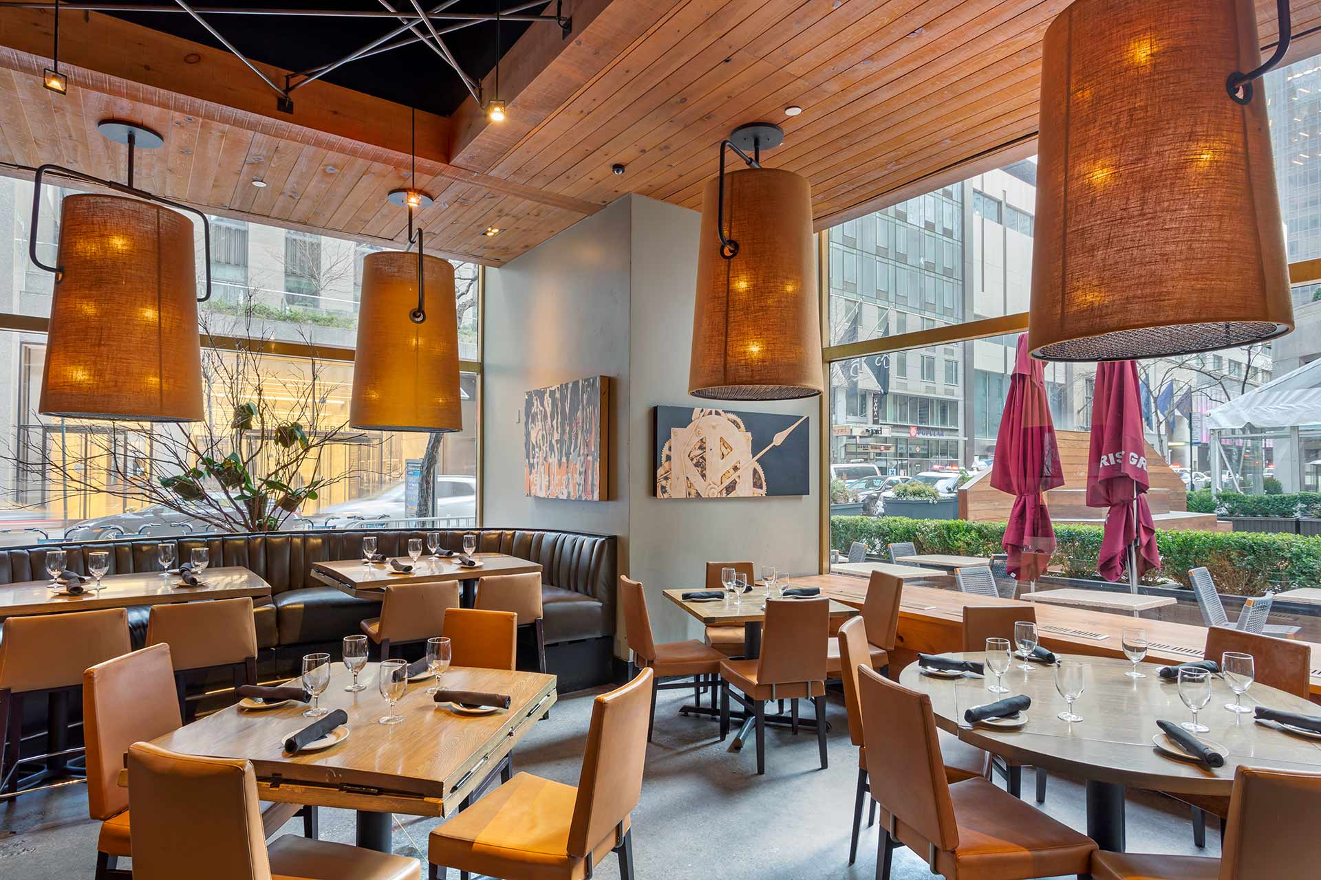 Del-Friscos-Grille-Rockefeller-NYC-Manhattan-NYC-Courtesy-2.jpg