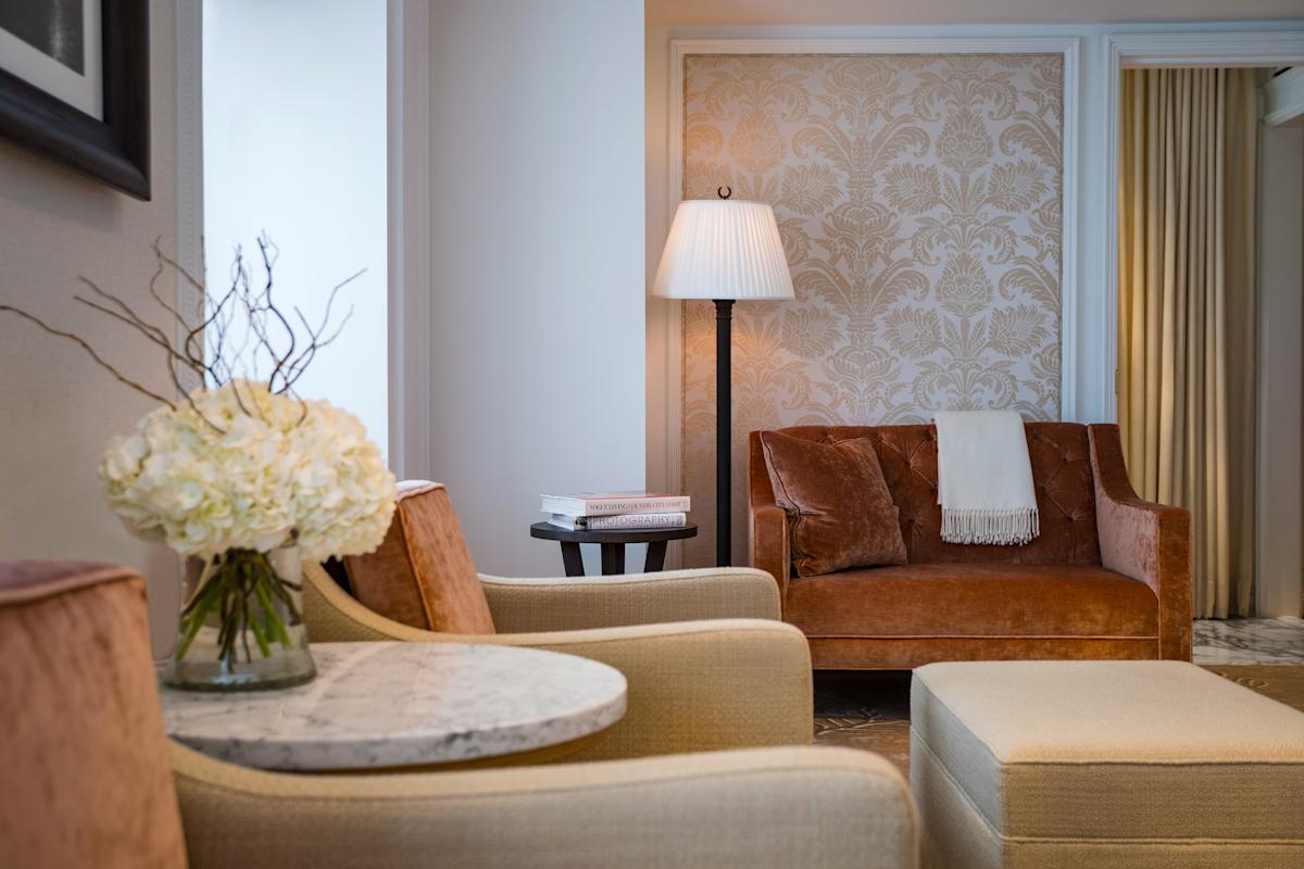 la-prairie-spa-ritz-carlton-midtown-manhattan-nyc-treatment-lounge-area