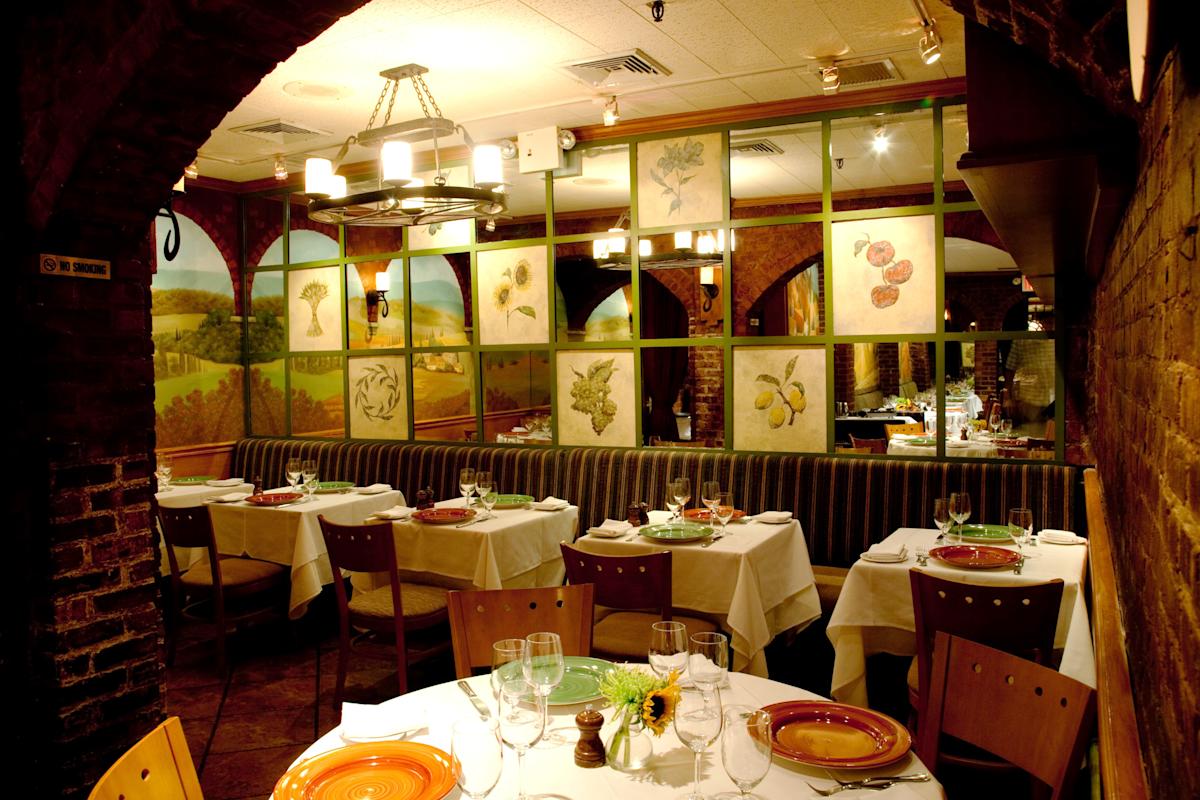 Ninos Tuscany interior
