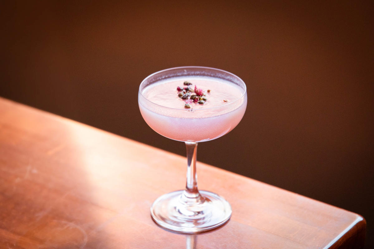 zutto-lychee-martini_bbfe7b02-f2d6-4269-83110fa5c89220f1_4dbe816c-11bf-4204-b5874b024045f0fc