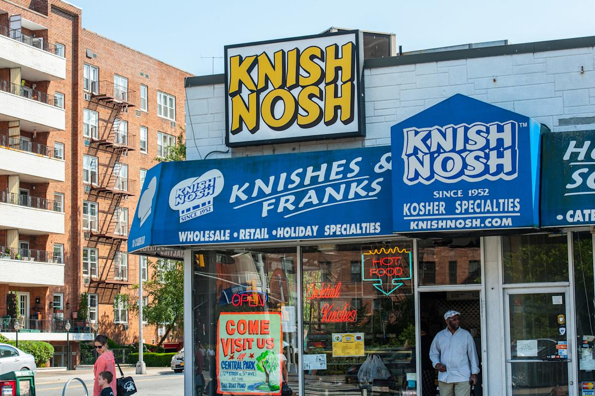 Knish Nosh, exterior