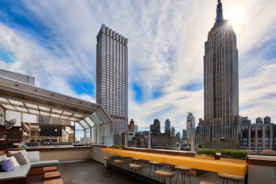 top-of-the-strand-new-york-city-rooftop-bar-midtown-west