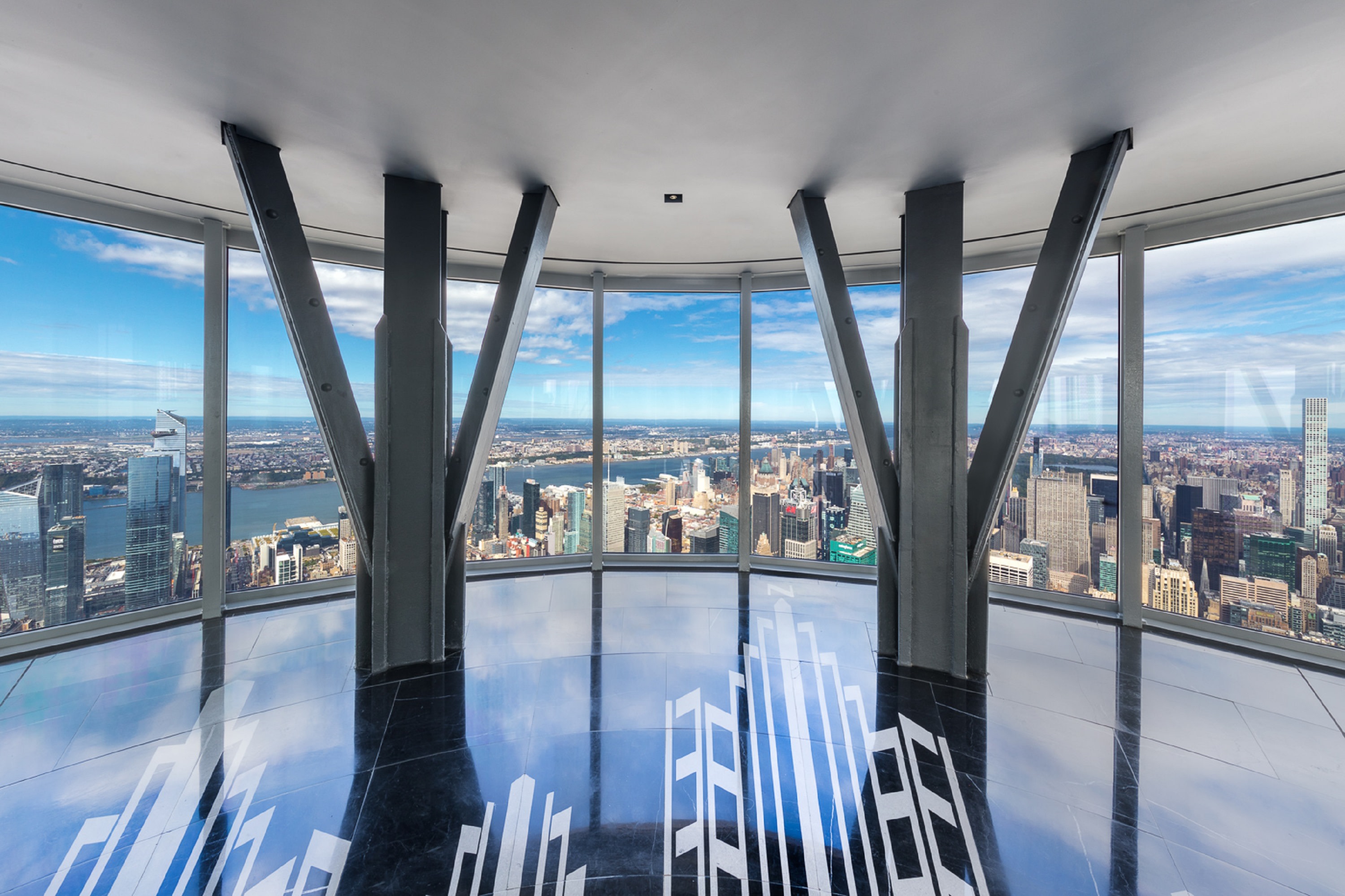 Empire-State-Building-102nd-Floor-Observatory__982F34D2-D9AE-4FDA-A4ACBBEDECAADB53_290f16ea-25e6-421d-985bed11ff7a77a3