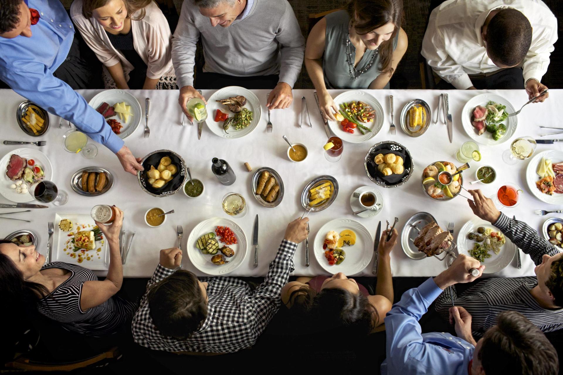 compressed-fogodechao-groupdining-fogodechao_7c73b645-5056-a36f-23f1db1c476987b7.jpg