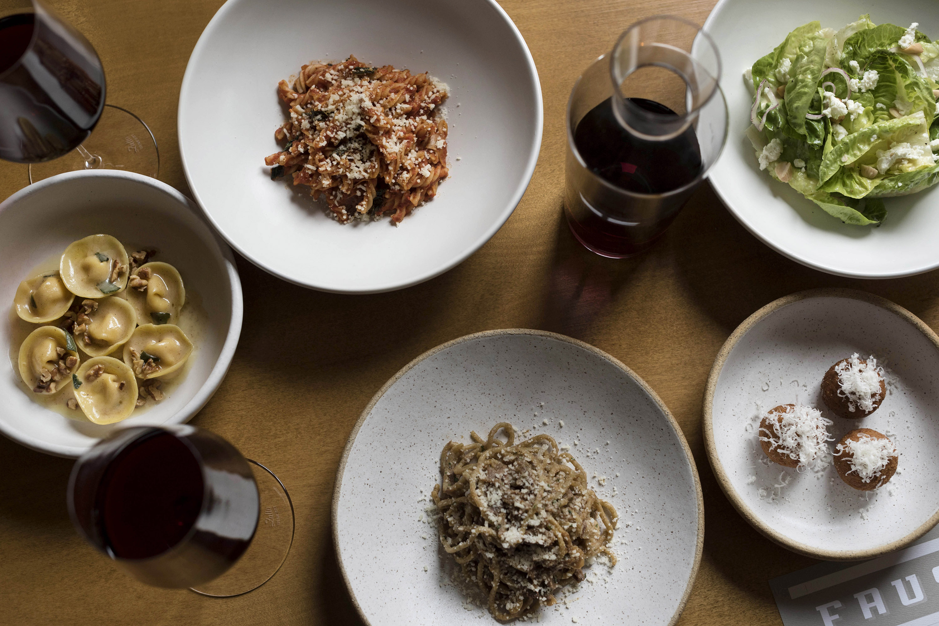fausto_dining_parkslope_brooklyn_nyc_photo_lizclayman_food_group_shot_fausto_by_liz_clayman_0100