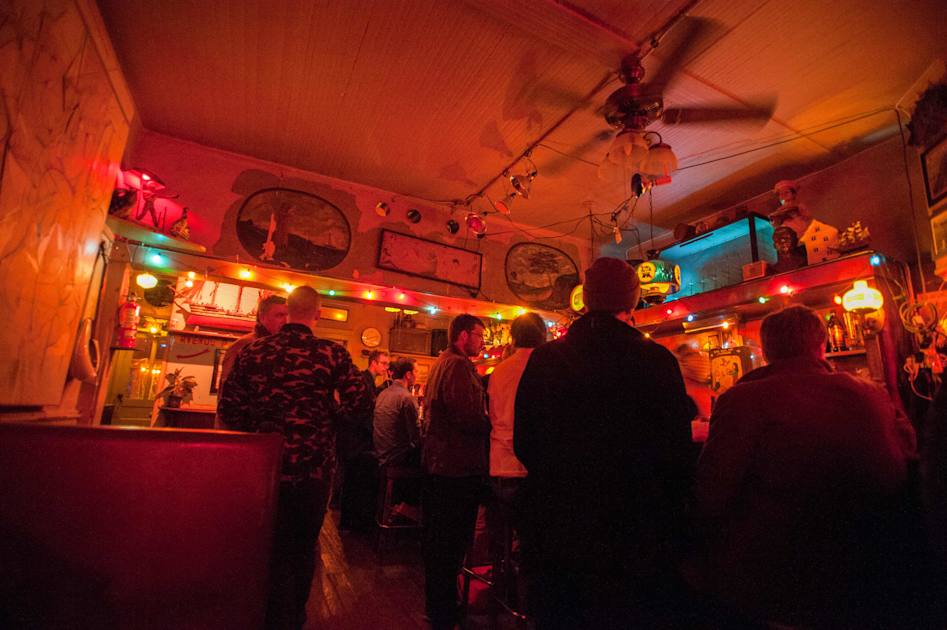 Sunny’s Bar Red Hook in Red Hook NYC Tourism