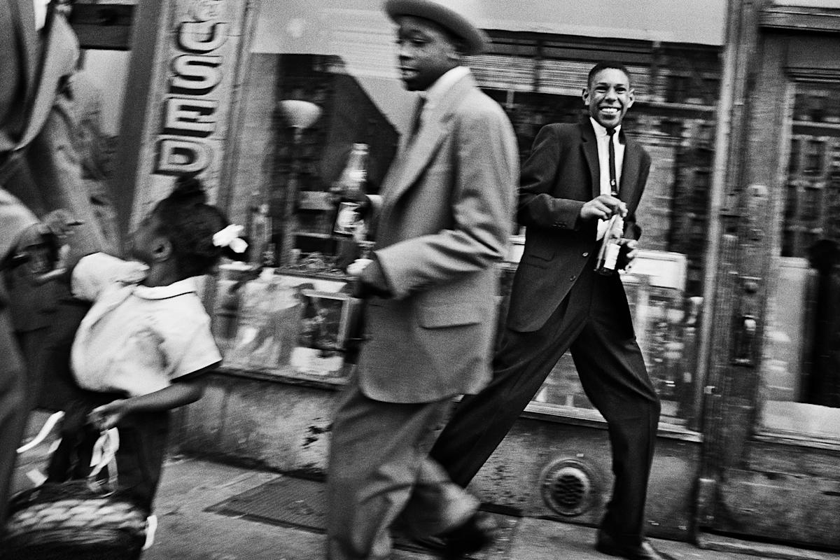 William Klein, Moves and Pepsi, Harlem, New York, 1955. &copy; William Klein, Courtesy Howard Greenberg Gallery 