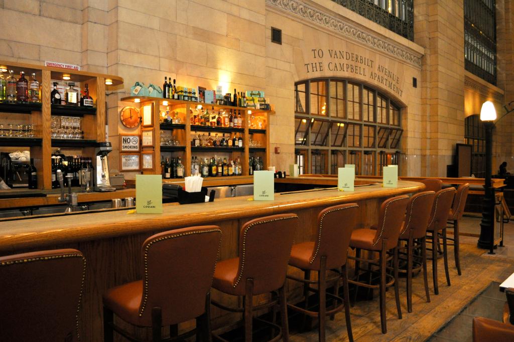 ciprianidolci_midtowneast_manhattan_nyc_interior-bar-2-rw-_2_.jpg