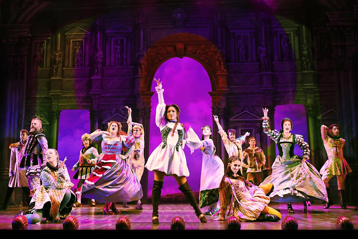 Head over heels, production still