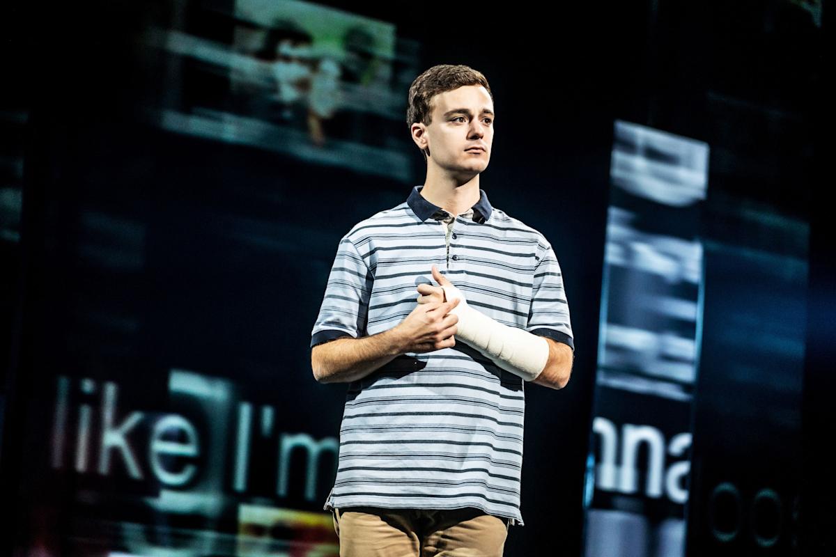 dear-evan-hansen-broadway-nyc-photo--matthew-murphy-2