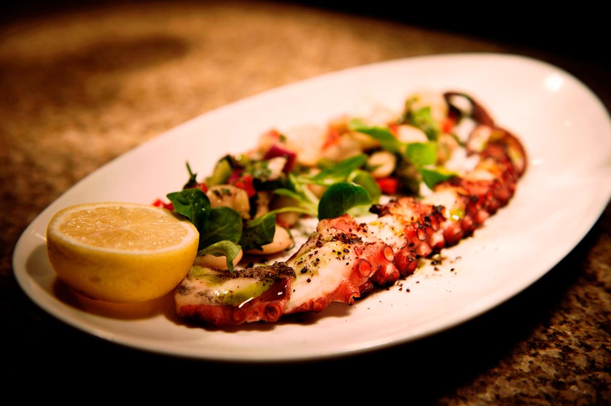 Pera Mediterranean Brasserie | Restaurants | NYC Tourism