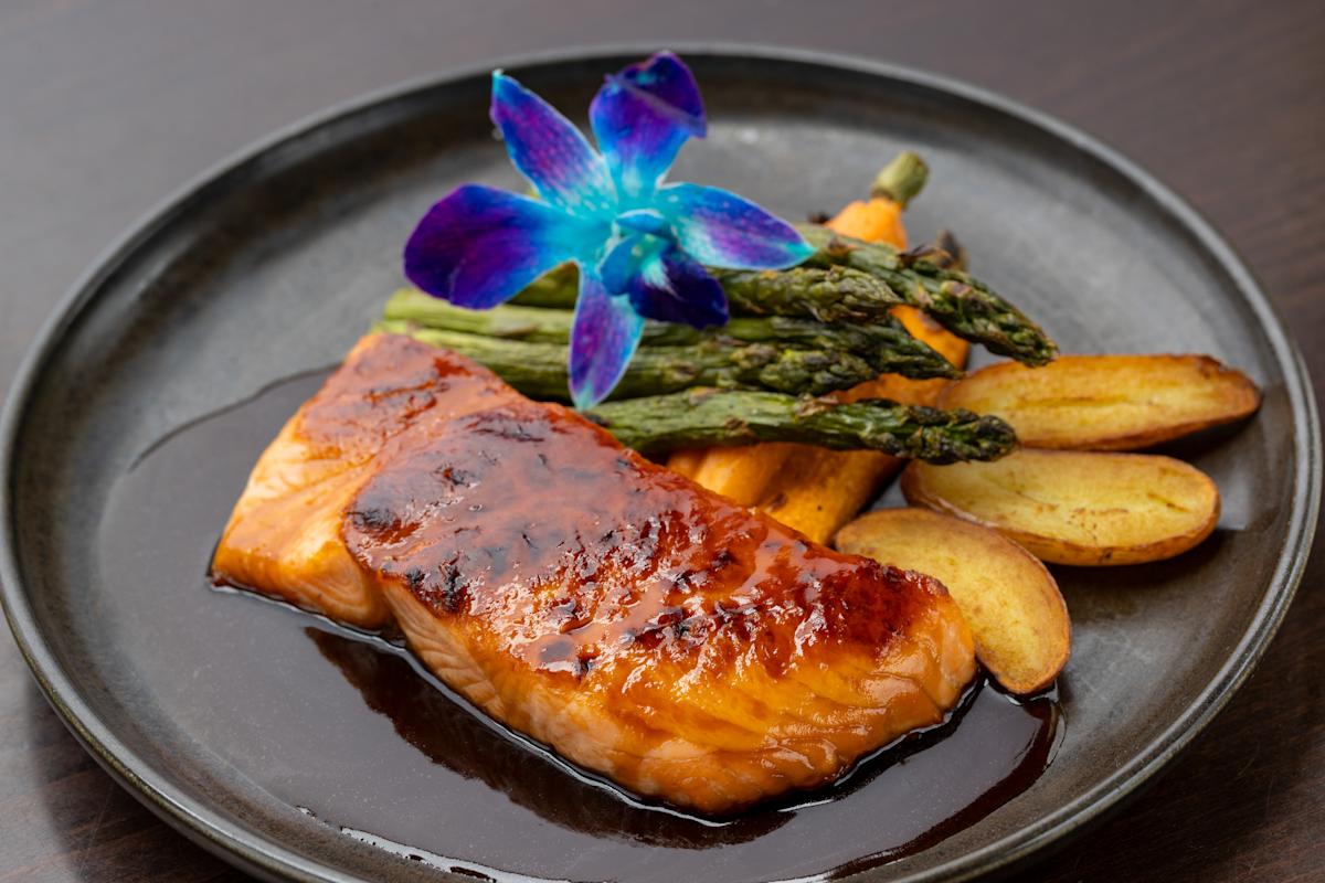 salmon-teriyaki_BF095920-B49F-477E-A2A130317A062D31_888db5fe-2ccc-4f60-97753785a75f6c82